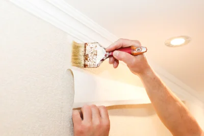 Pose de papier peint au Ménil-Scelleur — revêtements muraux et toiles de verre